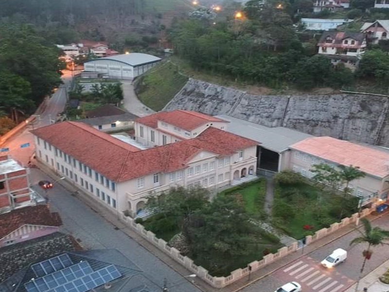 Ensino Religioso em Sala de Aula, O: Luz Nova no Chão da Escola